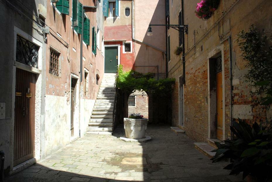 Dorsoduro - Corte Della Comare Venecia Exterior foto